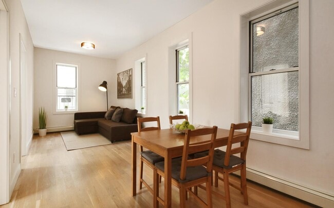 Photo - 265 Broadway