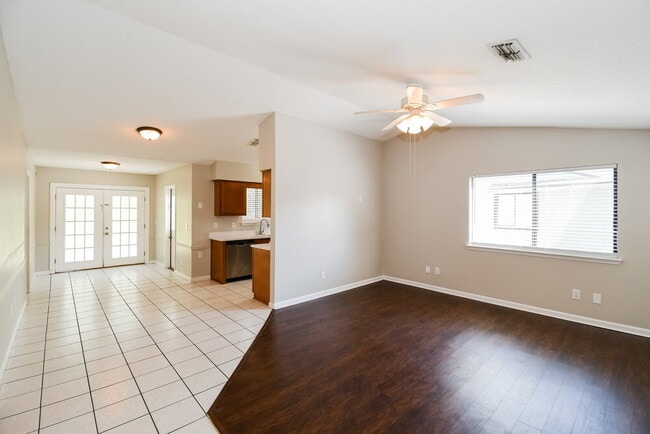 Photo - 8257 Knotts Landing Dr N