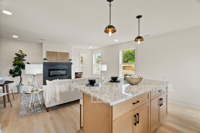 Photo - 103 Rayon Dr