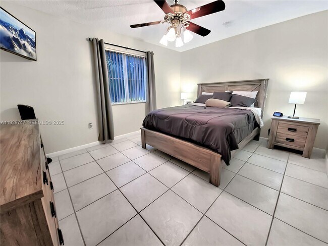 Photo - 15701 SW 137th Ave Unit 202