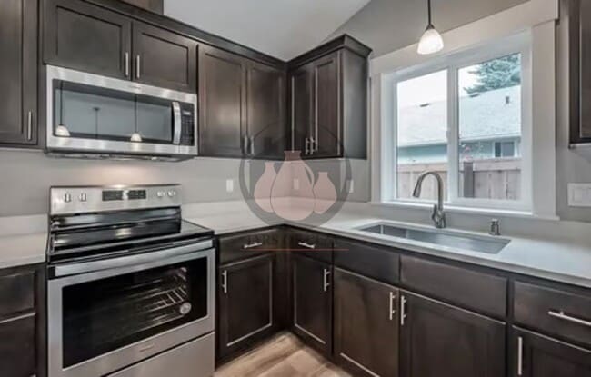 Photo - 1081 Baxter Rd SE