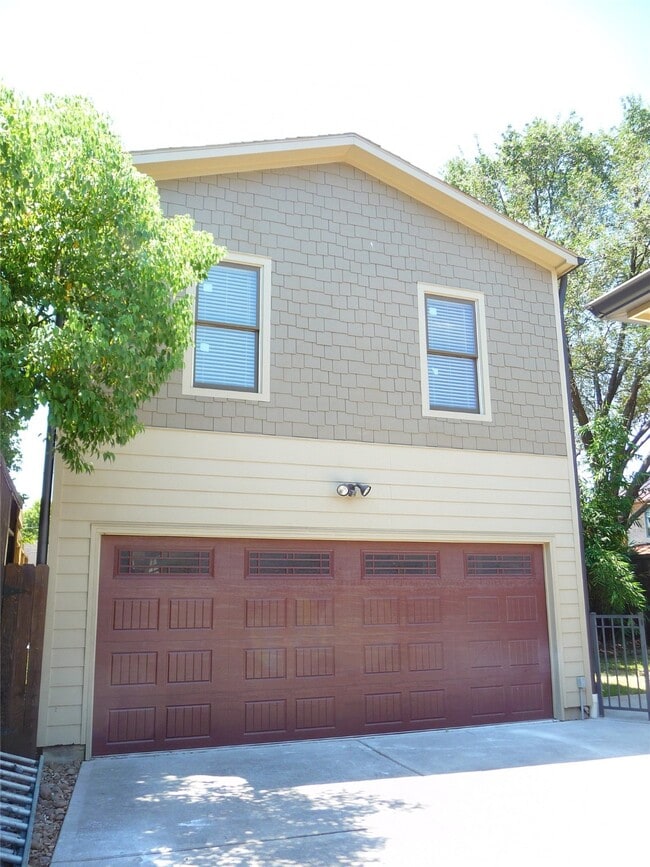 Building Photo - 1009 Peden St Rental