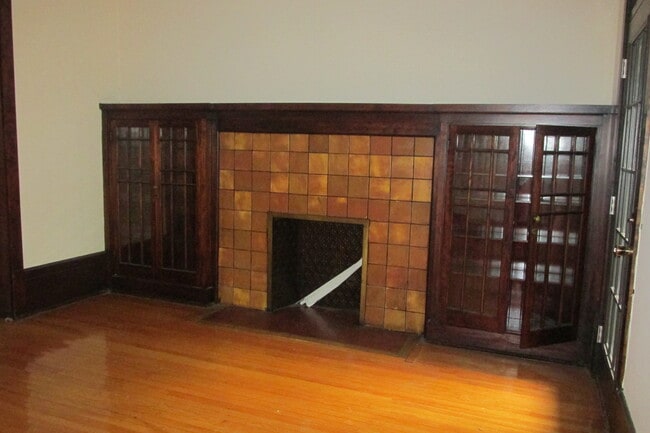 Photo - 1367 E 56th St Unit 2