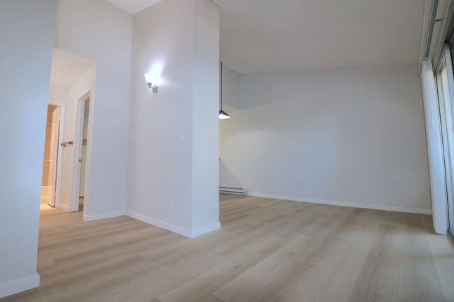 Photo - 3rd floor studio in Mission Valley! Beautiful vinyl flooring throughout/ 1 Prkg Space/ Mission Va... Unidad E329