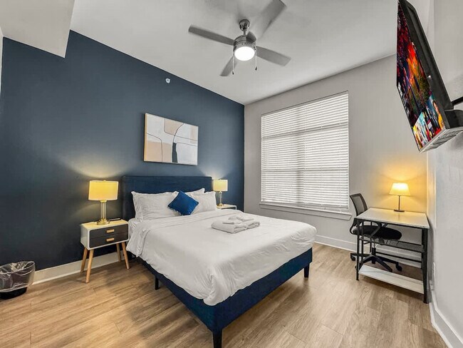 Photo - 310 N Malcolm X Blvd Unidad ID1075574P