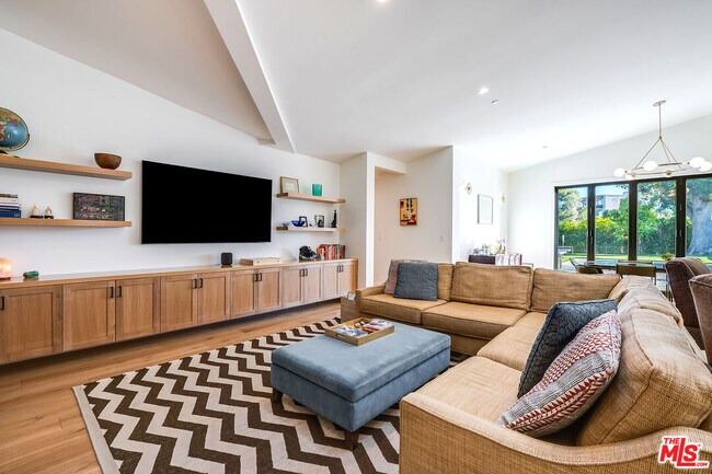 Photo - 13542 Valleyheart Dr N