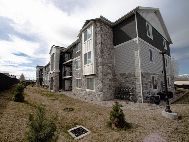Mountain Valley Meadows - Mountain Valley Meadows Apartments