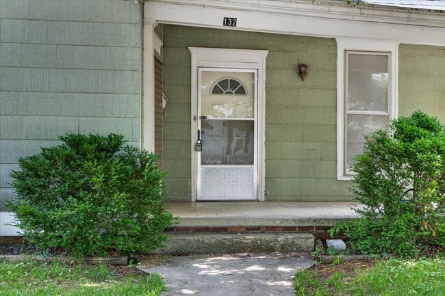 132 S McPherson St
