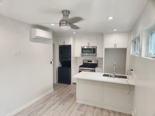 Photo - 506 Sheridan Way