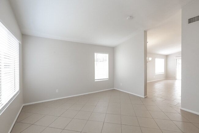 Photo - 5033 E Covina St