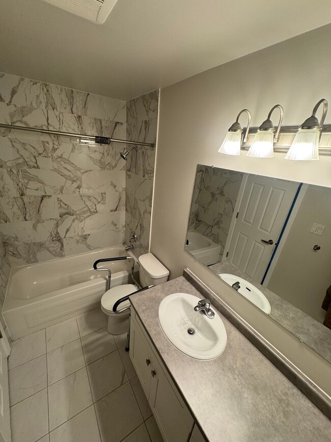 Photo - 1634 Crescent View Dr