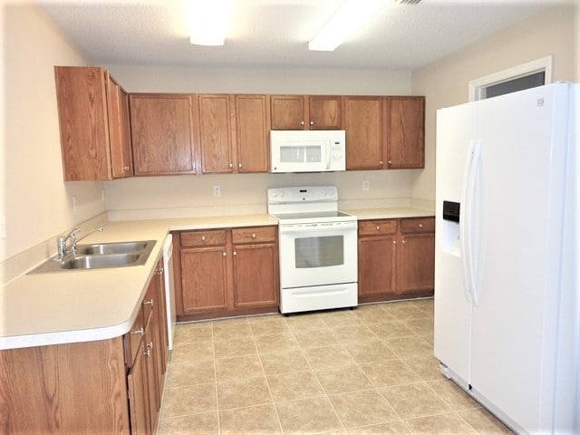 Photo - 2050 Harcourt Pl