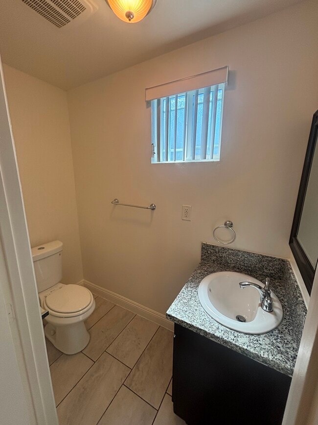 Photo - 846 W 78th St