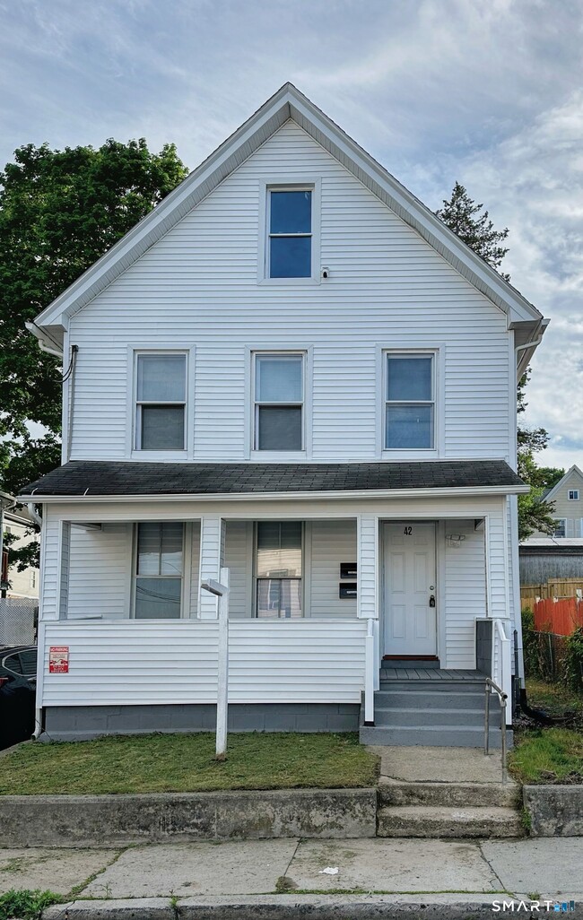 Building Photo - 42 Spring St Unit 1
