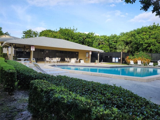 Building Photo - 545 Trace Cir Unit 105