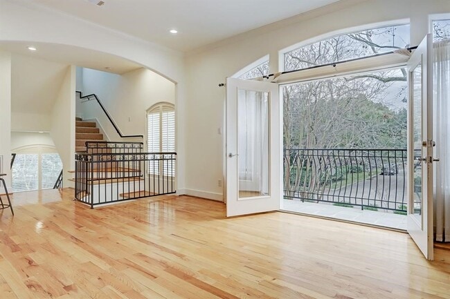 Photo - 1412 Castle Ct Unidad A