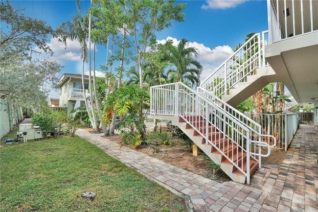 Building Photo - 1424 Holly Heights Dr Unit 5