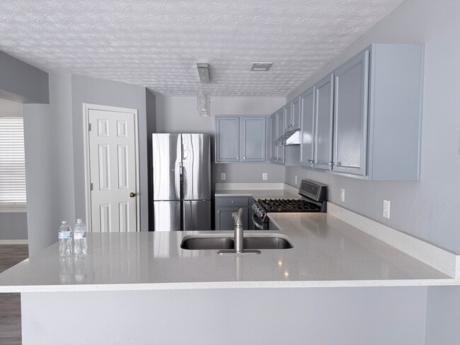 Photo - House 4 Beds 3 Baths