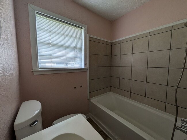 Photo - 12843-12849 Hamshire Rd Unit 12843 Hamshire Rd -RTR 11/18