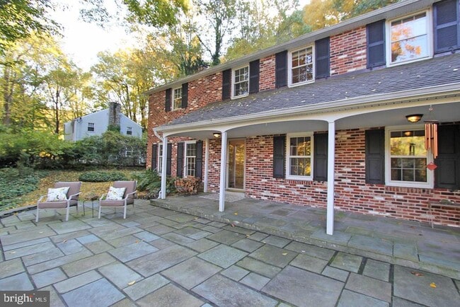 Photo - 594 Contention Ln