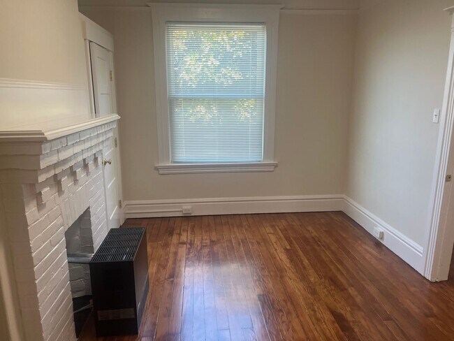Photo - Newly Remodeled 2 Bedroom in Lower Pacific Heights. Washer/Dryer. Open House Sat/Sun 12-1 PM*