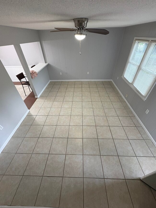 Photo - 4405 Lakeside Dr