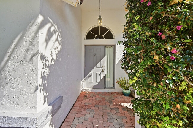Photo - 1852 Capeside Cir