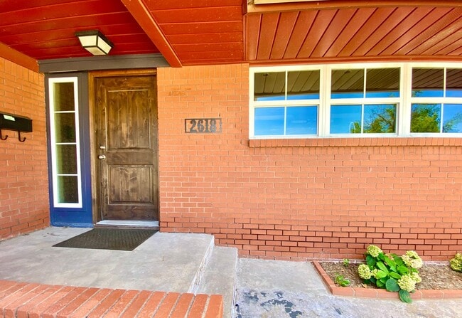 2618 NW 66th St