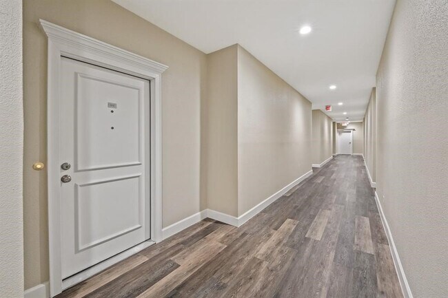 Photo - 2400 N Braeswood Blvd Unit 111
