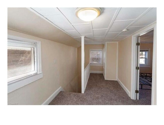 Photo - 210 Friendship Cir