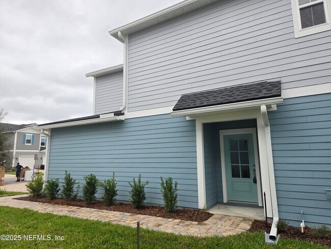 Photo - 207 Brandon Lks Dr