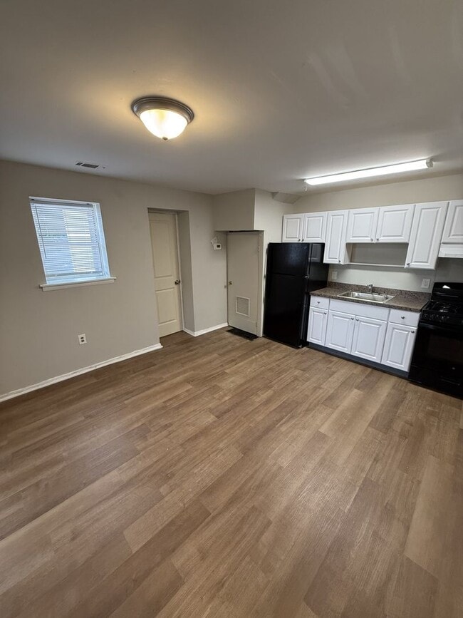 Photo - 336 W 8th St Unit Apt. A