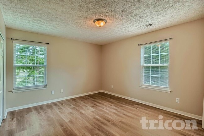 Photo - 5251 Miranda Way