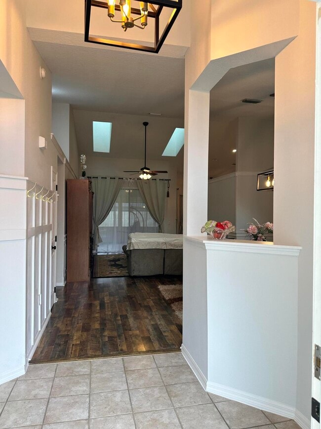 Photo - 1461 Wellington Cir