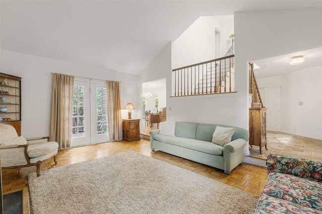 Photo - 9 Northbridge Pl