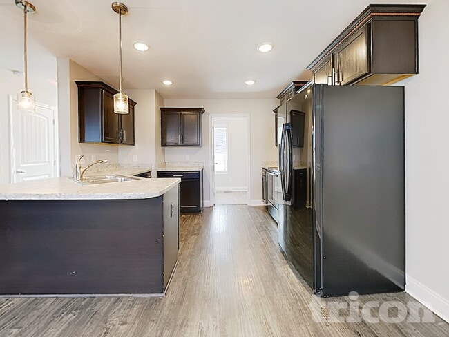 Photo - 513 Sourwood Dr