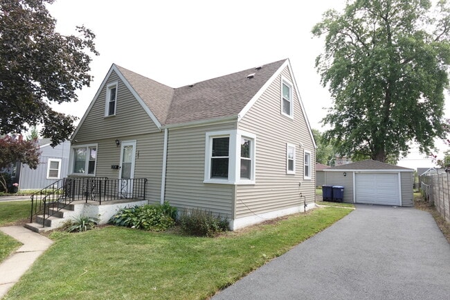 Photo - 161 W Franklin Dr