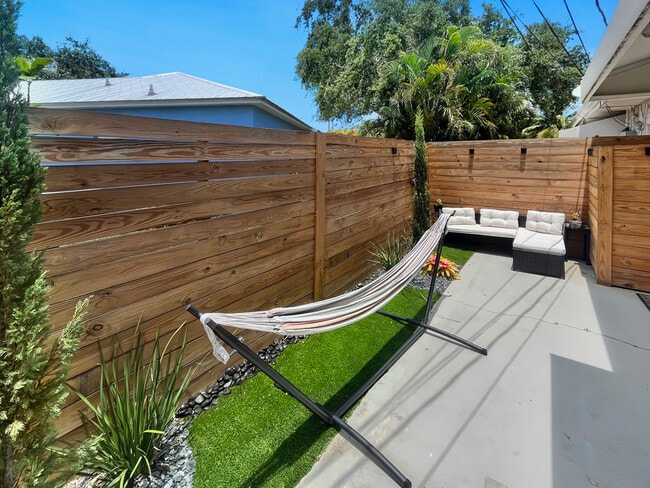 Photo - 1100 NW 16th St Casa