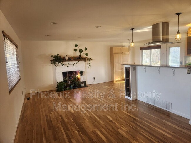 Photo - 1809 S Pratt Pkwy