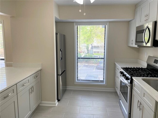 Building Photo - 408 Wynnes Ridge Cir SE