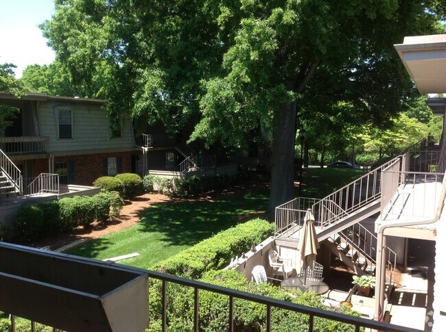 Building Photo - Upper Level at Salem Square! Rental