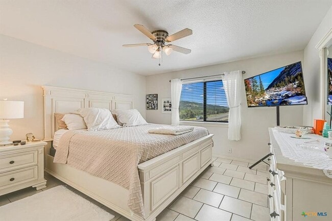 Photo - 3660 FM2673 Unit A-4