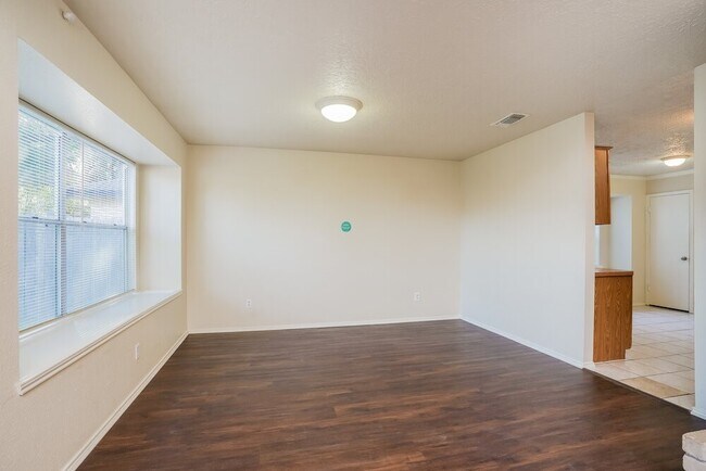 Photo - 1331 Three Forks Dr