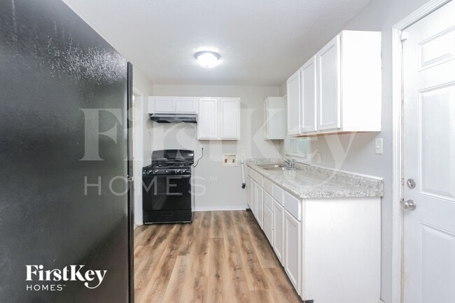 Photo - 4905 Barlow Dr