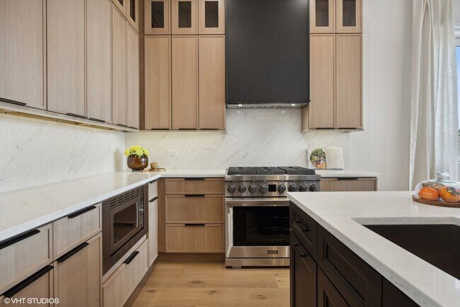 Photo - 3739 N Clifton Ave Unit #2