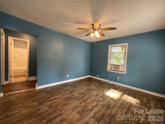 Photo - 1801 Newland Rd