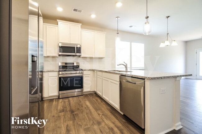 Photo - 905 Birchcrest Wy