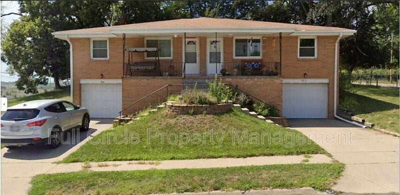 Photo - 9816 Linden Ave