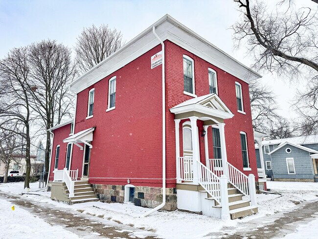 Photo - 218 Ferris St