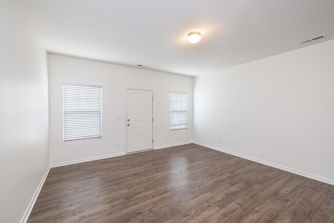 Photo - BEAUTIFUL Two Bedroom Townhome - Pineville Regent Park - Available Now